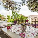 Refreshing In With Balcony Appartement Omiš