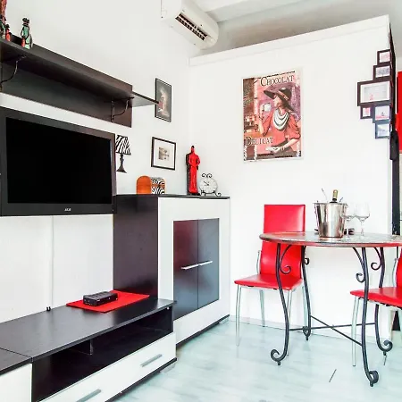 Refreshing In With Balcony Appartement Omiš