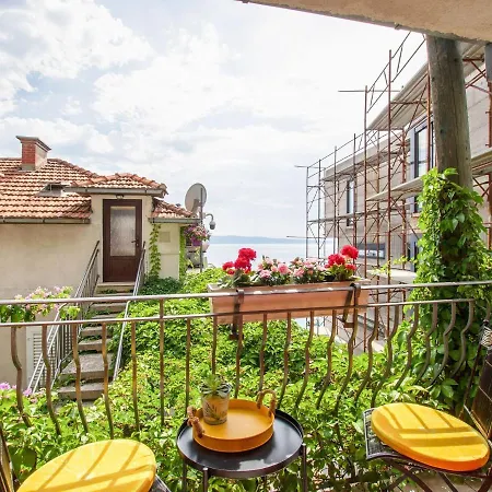 Refreshing In With Balcony 奥米什